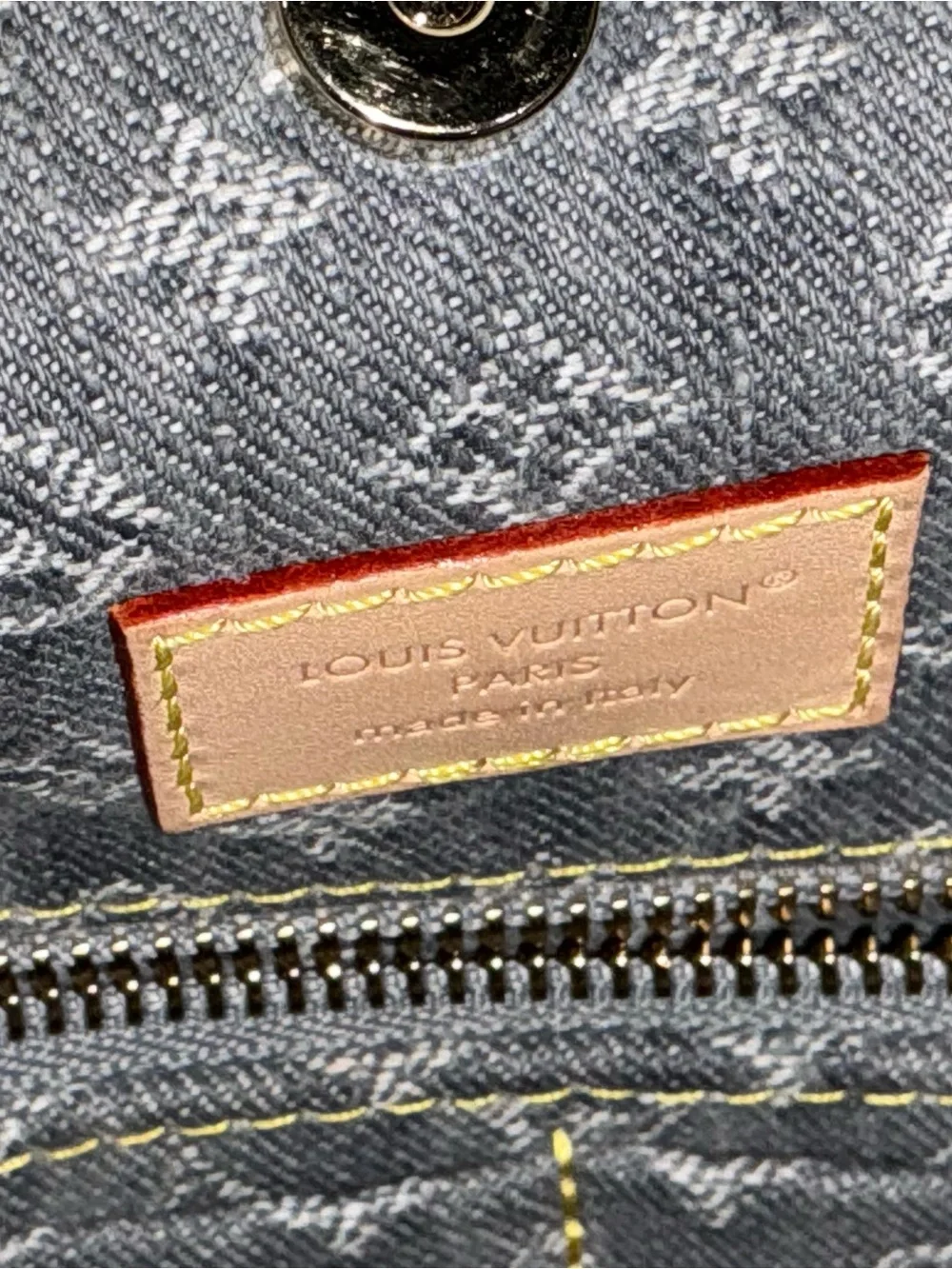 Authentic Louis Vuitton CarryAll MM Bag (Washed) Grey